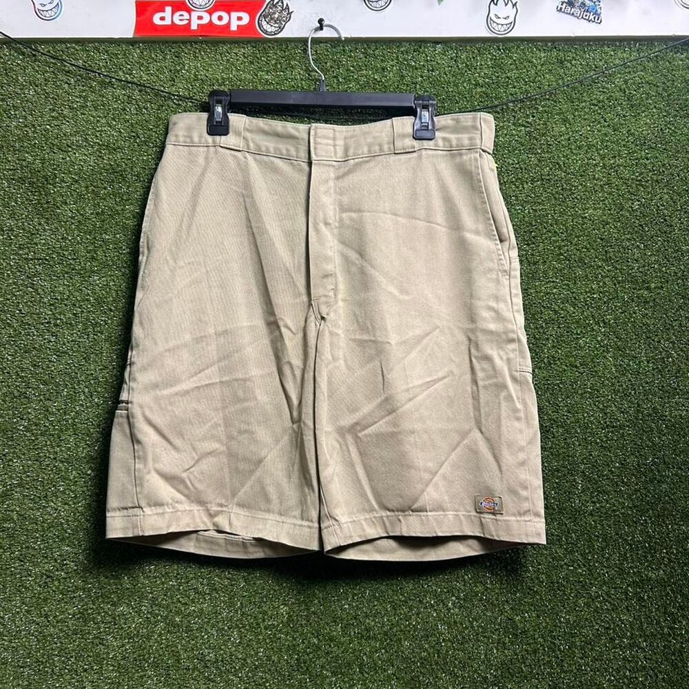 Dickies Men's Tan and Cream Shorts